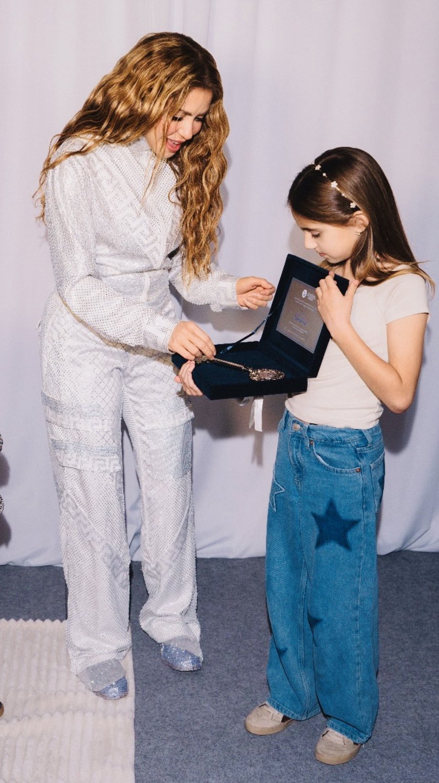 La artista recibió la Llave de la Ciudad por el impacto cultural y económico de su residencia en la capital.