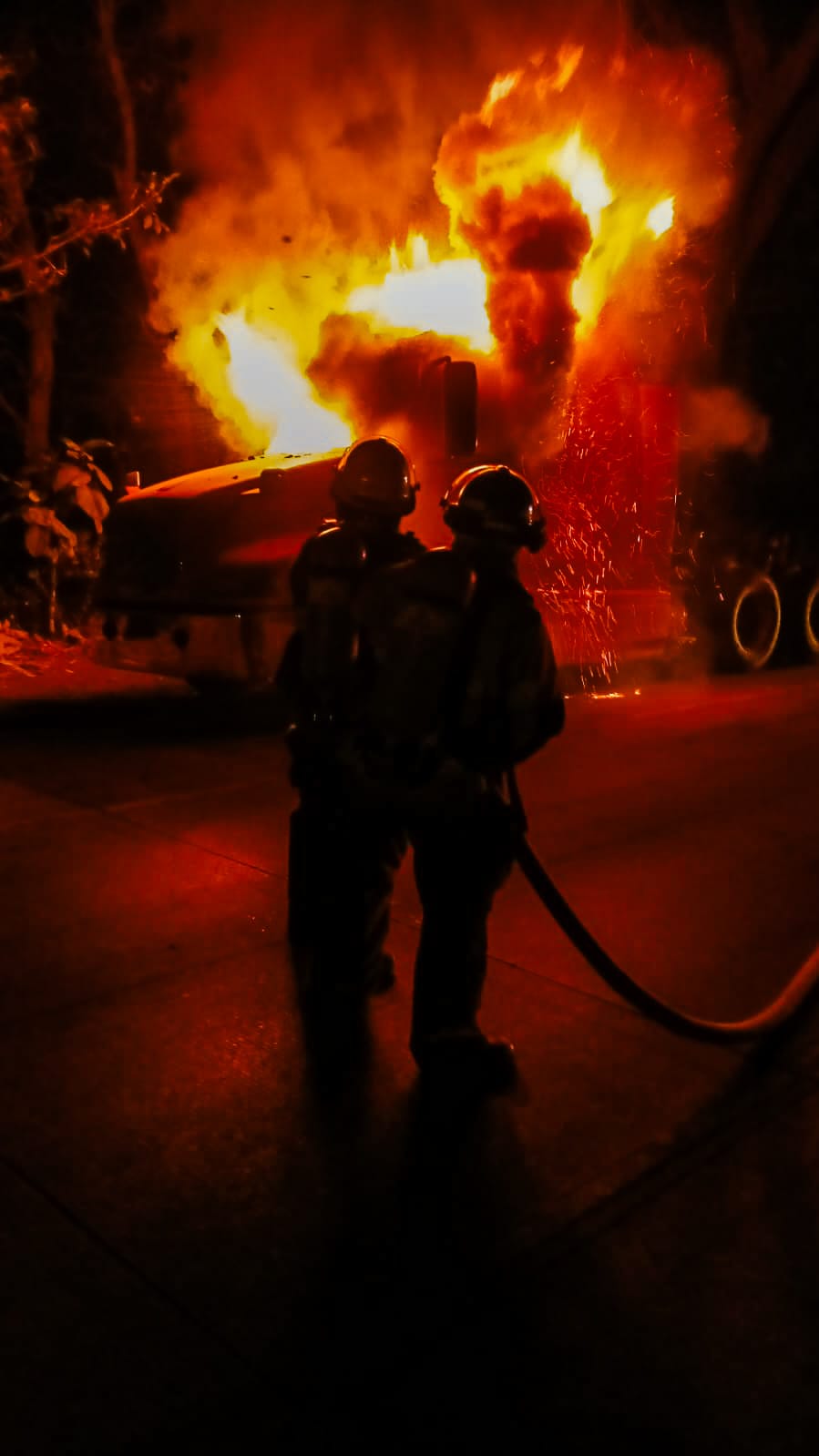 La emergencia fue atendida en el kilómetro 64 del tramo que conduce al puerto de Acajutla, en el distrito de Izalco, Sonsonate.