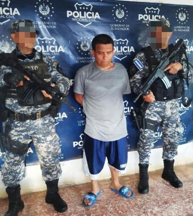 El detenido posee múltiples antecedentes por delitos graves, incluyendo homicidio agravado.