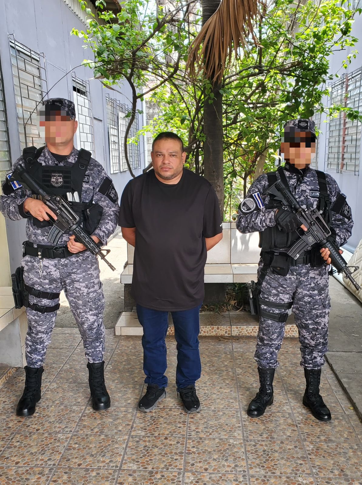 El detenido fue intervenido en el mercado y posee antecedentes desde 2008.