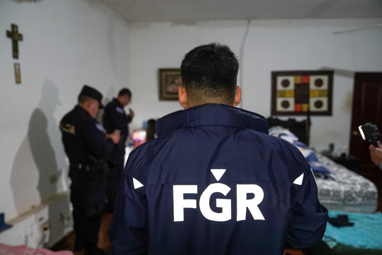 Según la Fiscalía General de la República, la organización operaba desde 2023 e introducía al país equipos electrónicos provenientes de Estados Unidos